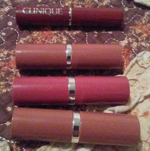 💋BNWOT 4 CLINIQUE LIPSTICK NEVER USED💋